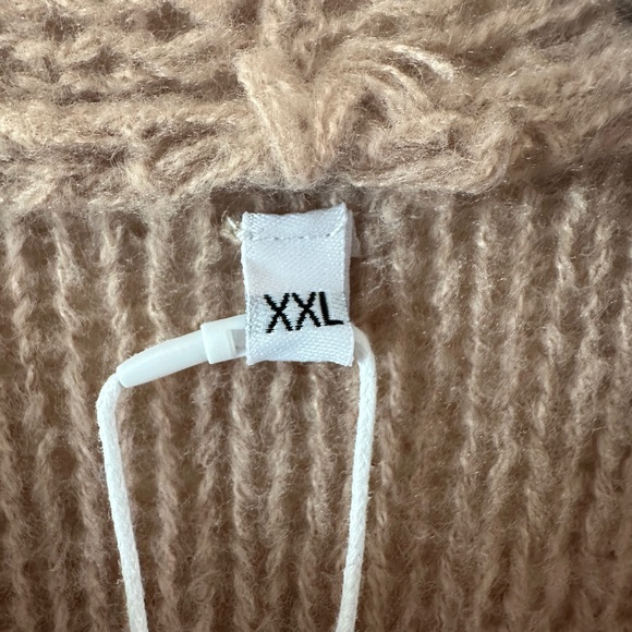 Roomy long knit sweater, light tan. - Picture 4 of 4